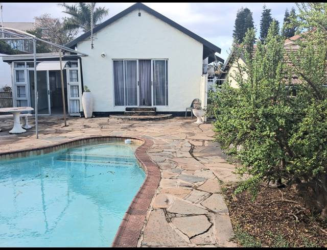 3 BEDROOM HOUSE FOR SALE IN BLUFF